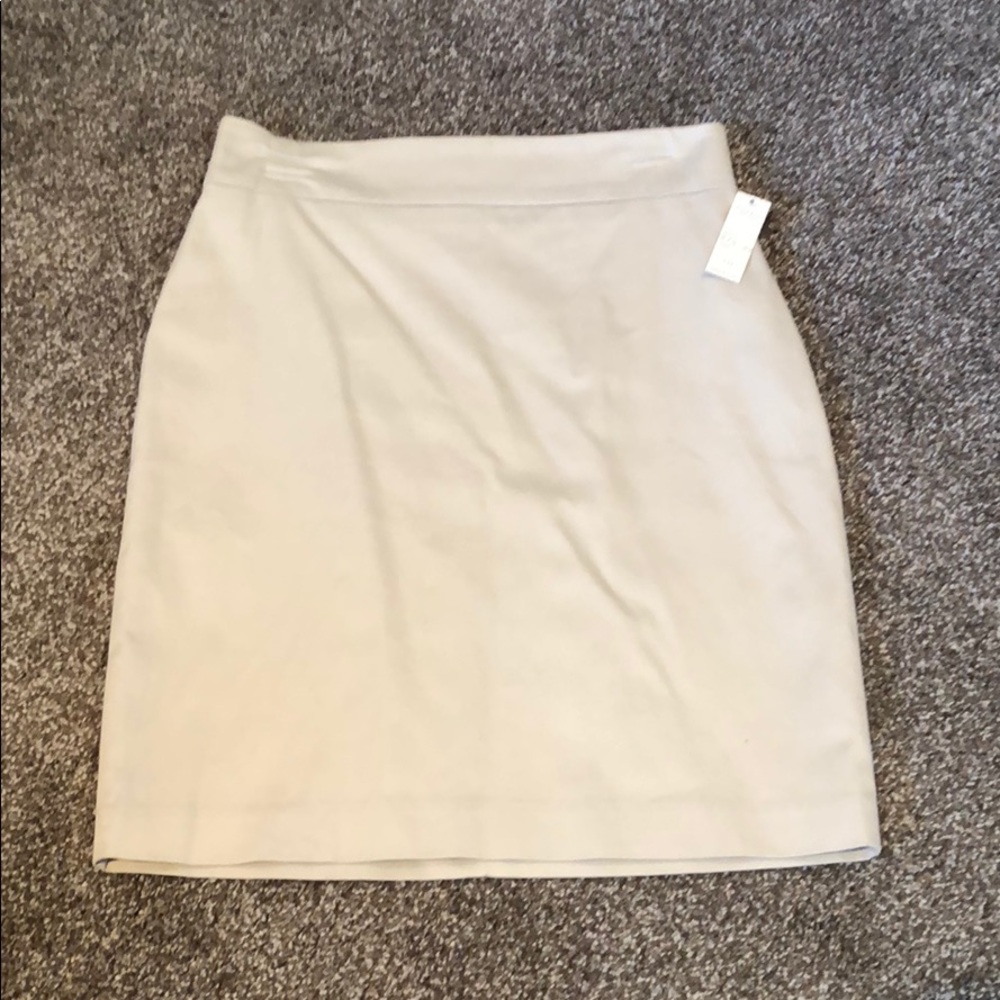 NWT! Beige pencil skirt